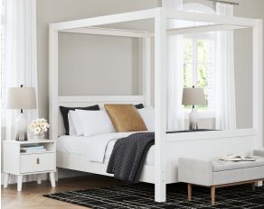 Aprilyn Canopy Bedroom Collection in White