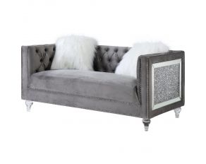 HeiberoII Loveseat with 2 Pillows in Gray