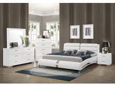 Jeremaine Upholstered Bedroom Set in Glossy White